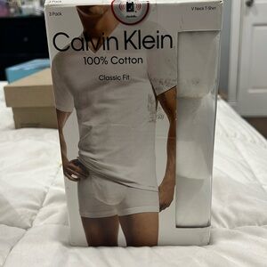 Calvin Klein t shirts